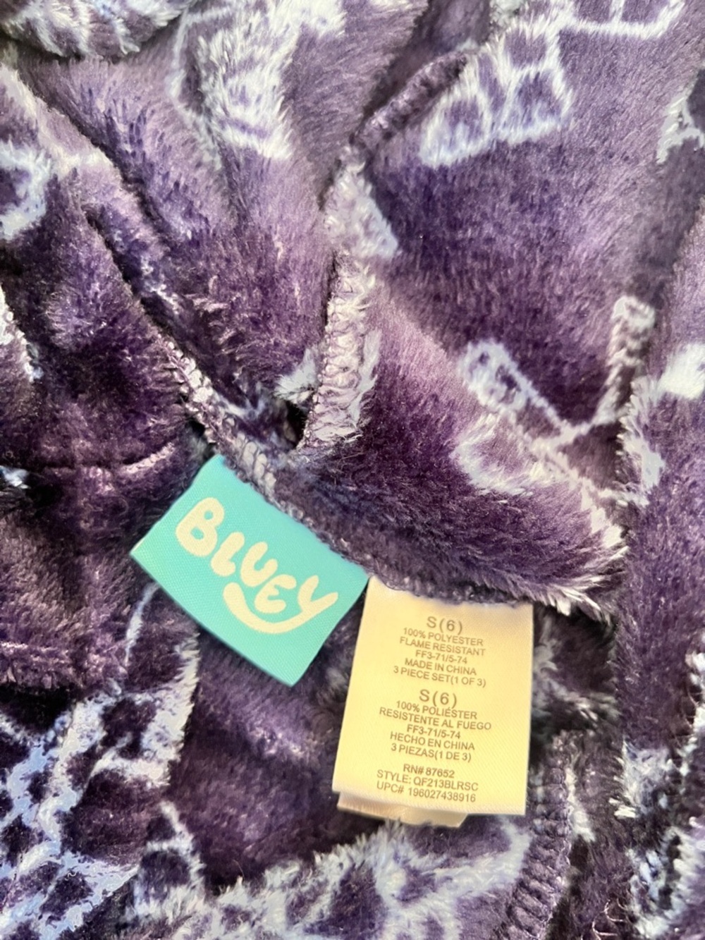 Bluey Navy Blue Kids Hooded Robe - Plush Bathrobe - Picture 3 of 3